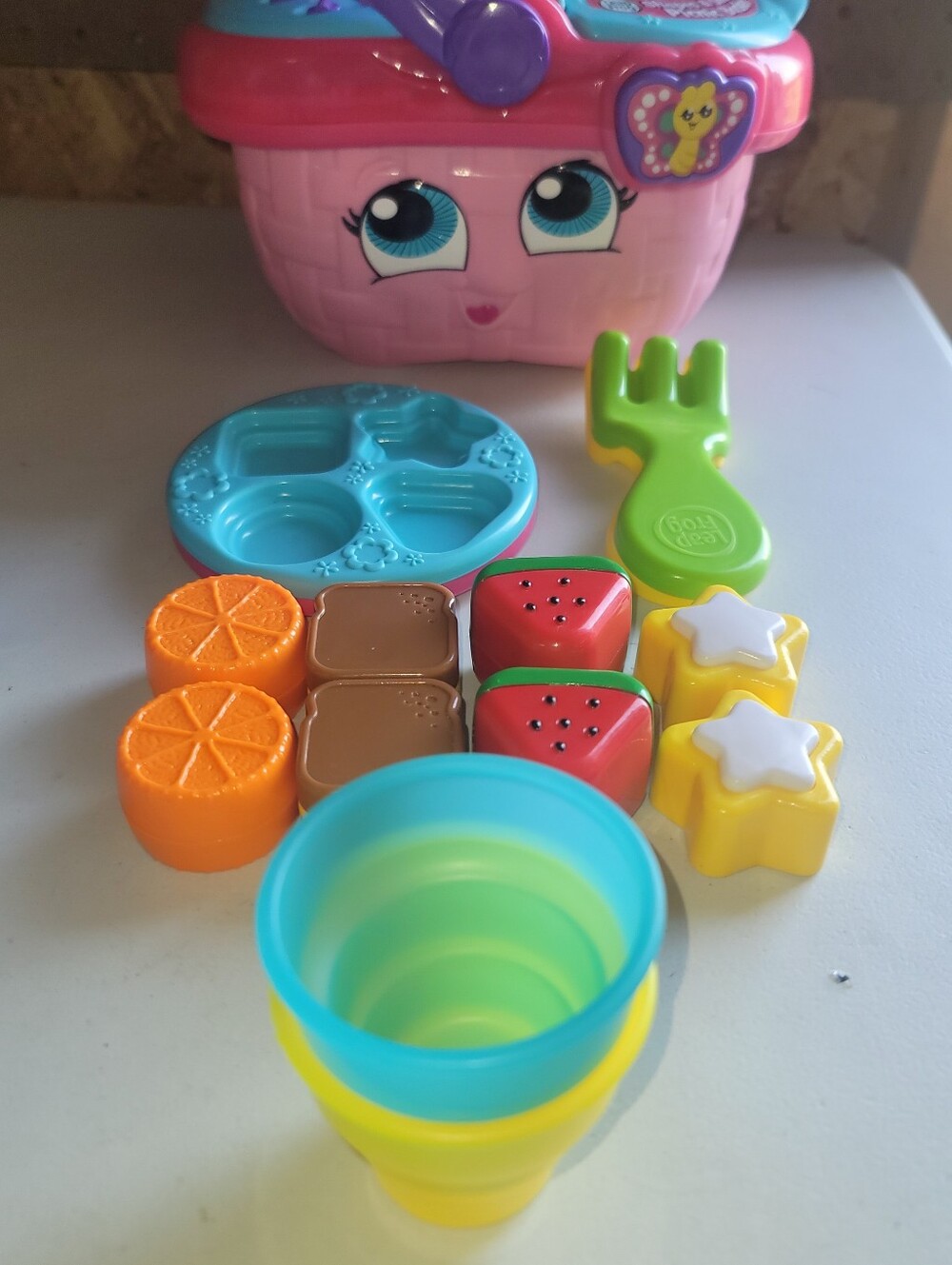 Leap Frog Shapes & Sharing Picnic Basket W/All Shapes/Dishes - Blanket Missing